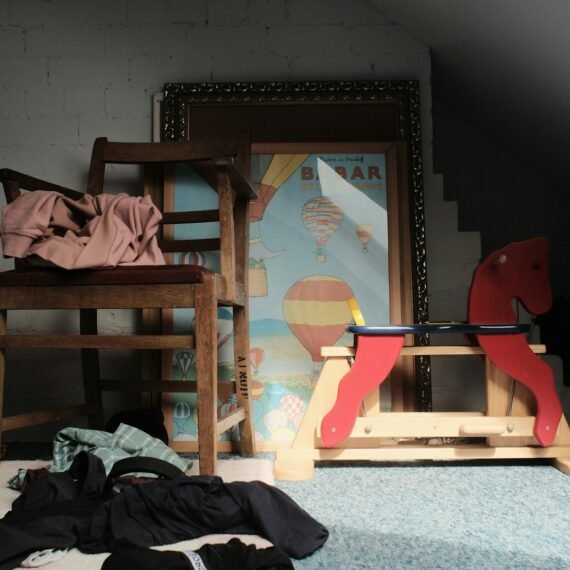 pink and brown wooden bunk bed